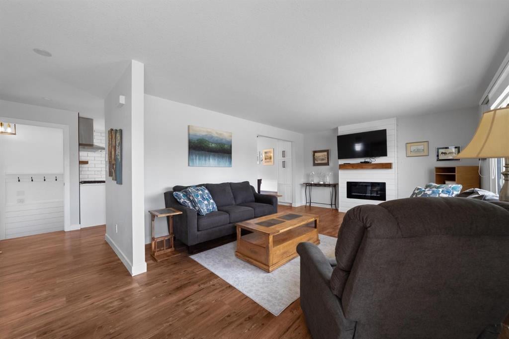 Additional image 3 of 6306 44a Avenue, Camrose, AB, T4V2V7