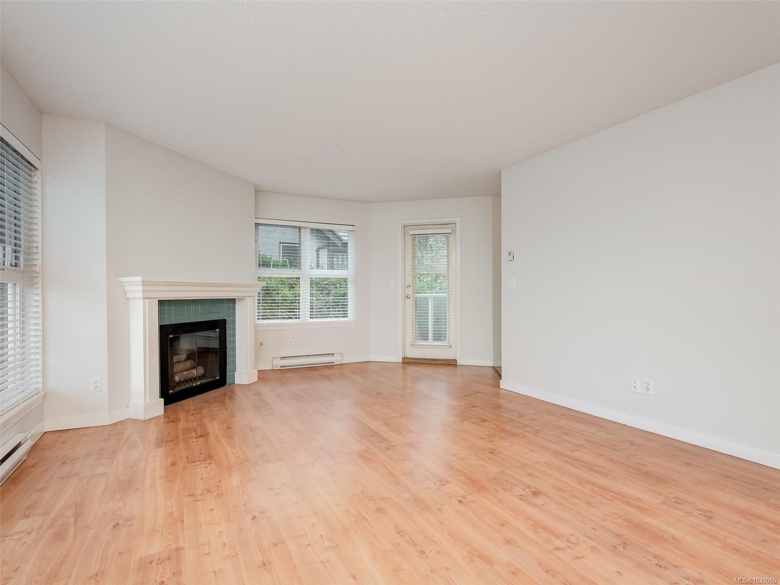 Additional image 6 of 302-1201 Hillside Avenue, Victoria, BC, V8T 2B1
