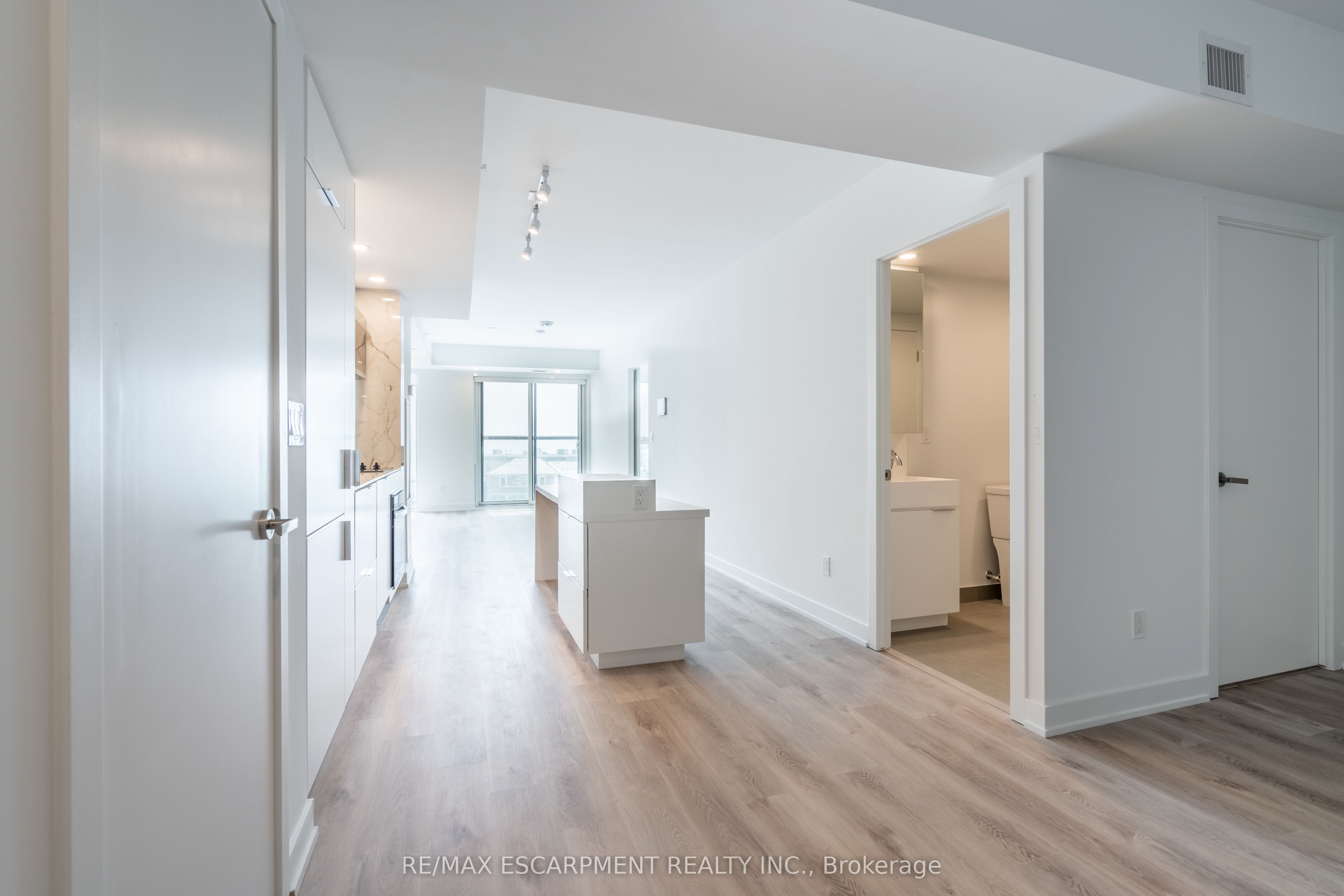 Additional image 5 of 309-370 Martha Street, Burlington, ON, L7R 0G9