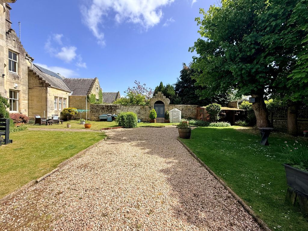 3 bed property for saleShalimar Wing, Racecourse View, Ayr KA7 photo 3