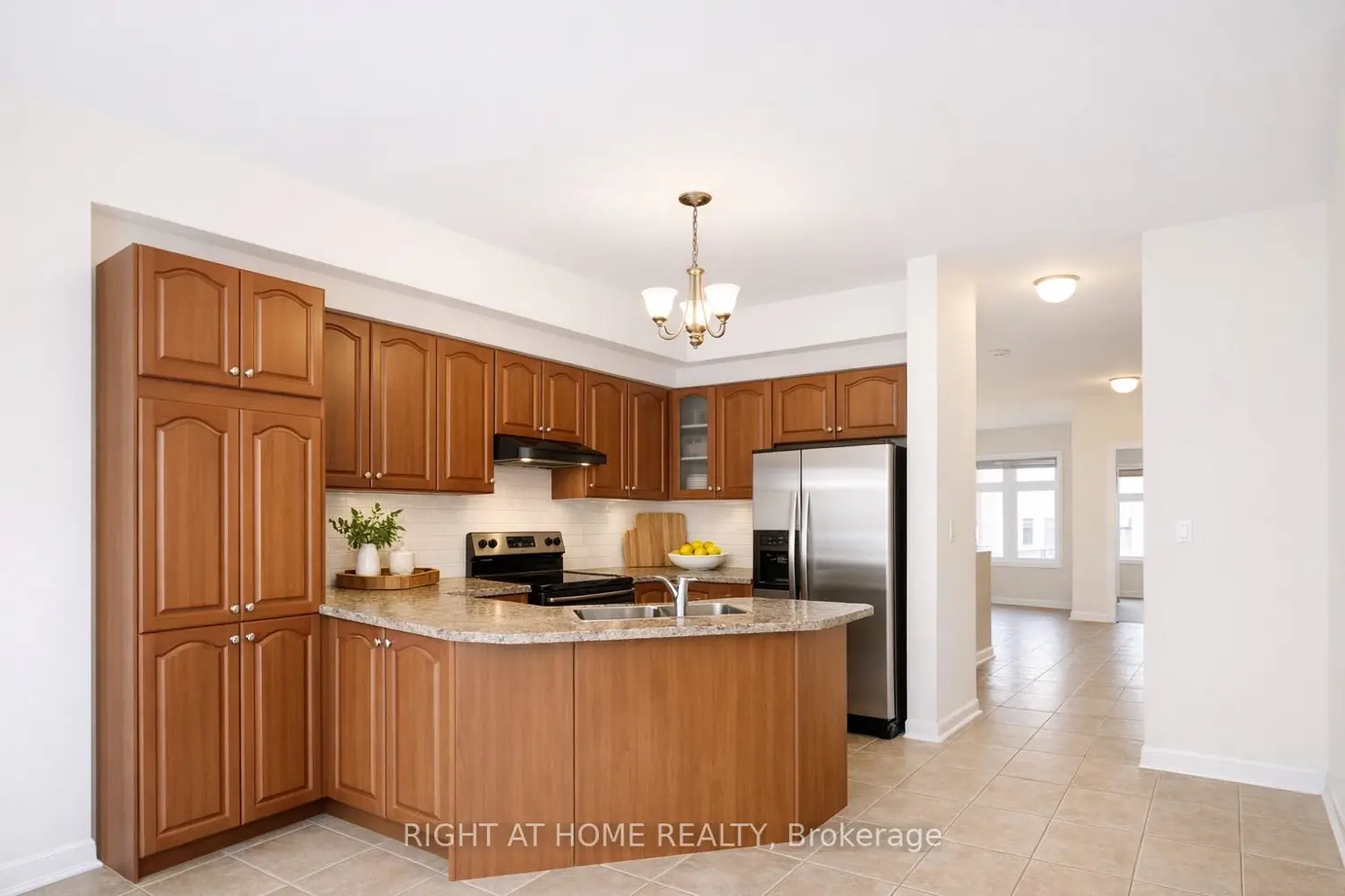 Additional image 8 of 4721 Colombo Crescent
