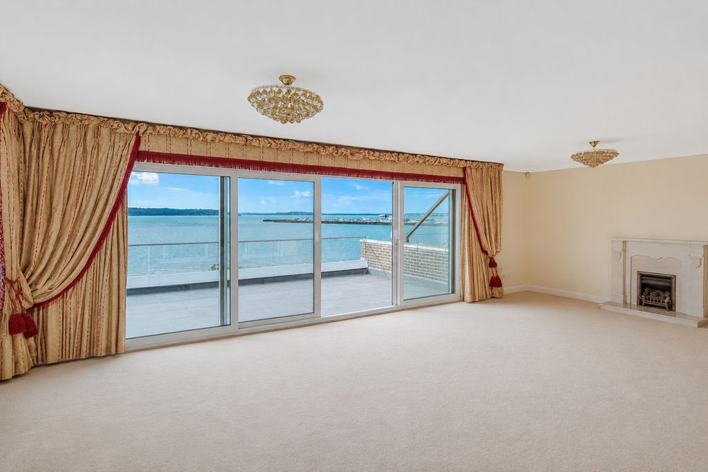 Additional image 3 of 4 bed flat for saleSandbanks Road, Poole BH14
