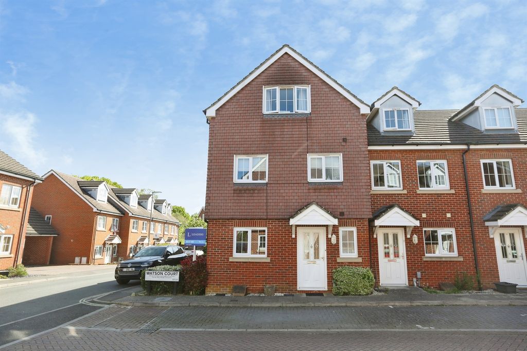 Additional image 28 of 5 bed semi-detached house for saleWatson Court, Hedge End, Southampton SO30
