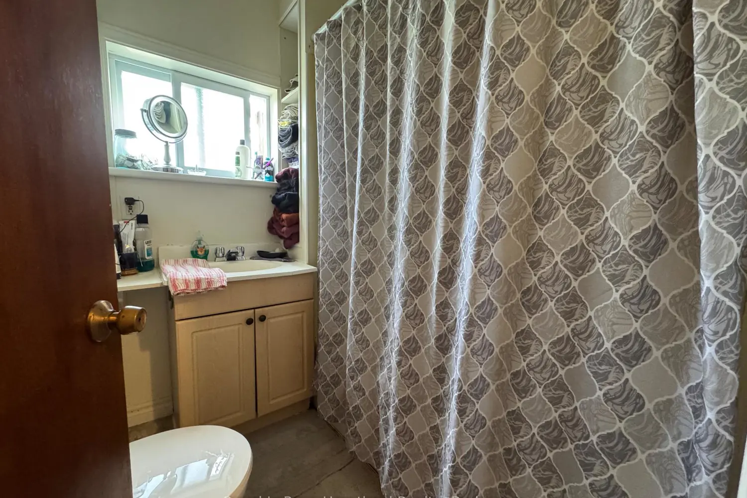635 Yonge Street photo 5