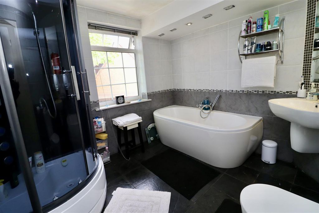 Additional image 11 of 4 bed detached house for saleYork Road, Shiptonthorpe, York YO43