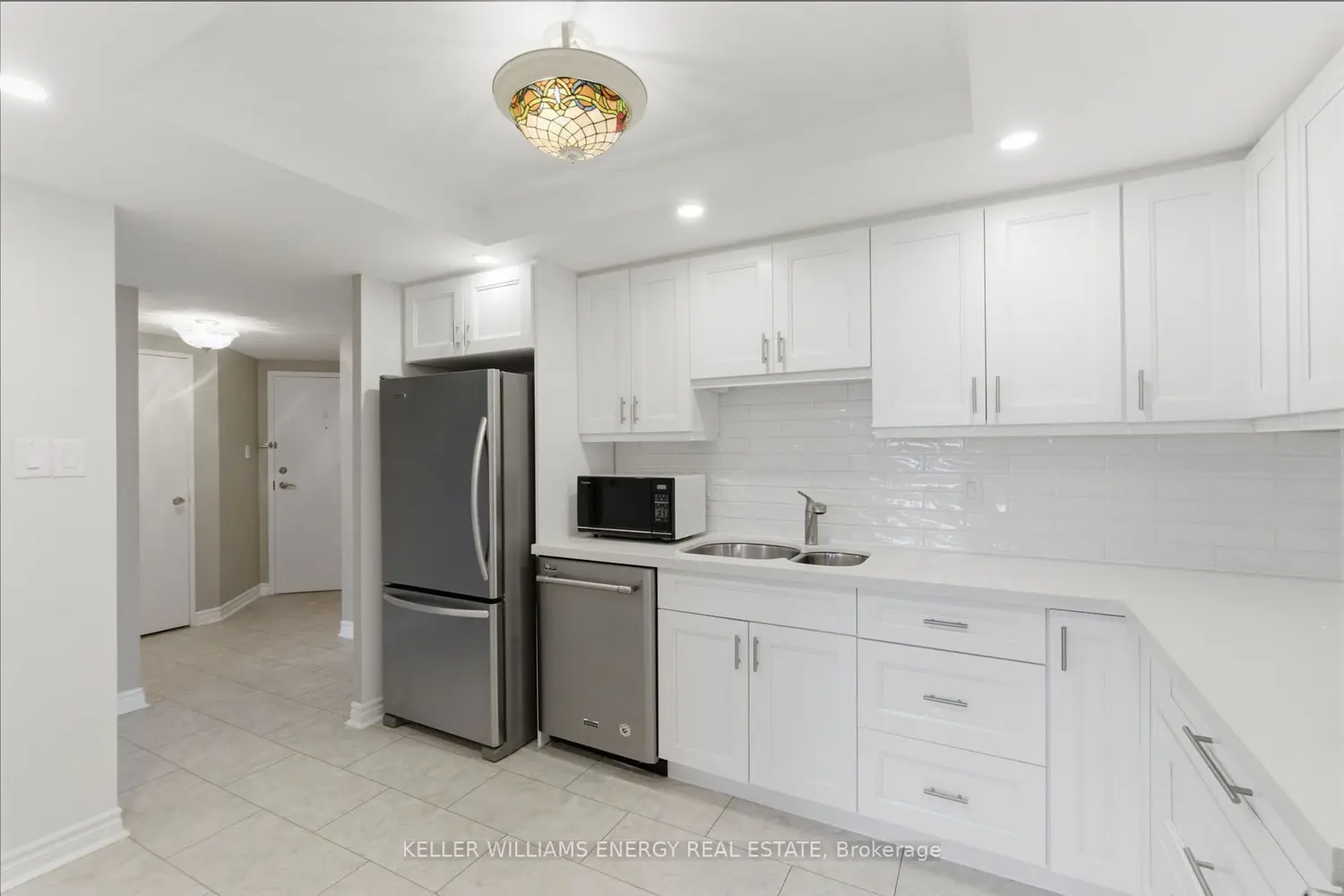 10 Dean Park Road 719 photo 4