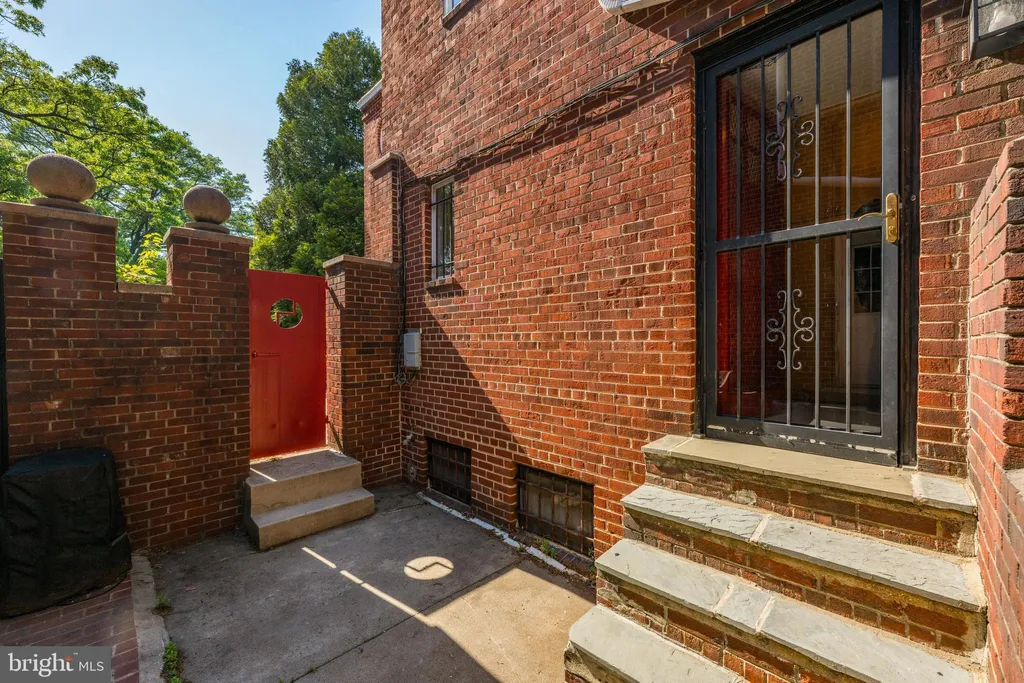 Additional image 26 of 6121 14th Street NW, Washington, DC 20011