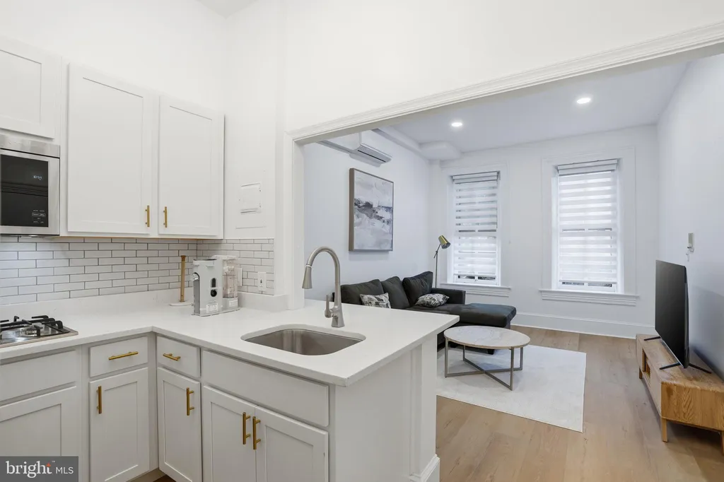 Additional image 4 of 313 C Street SE, Washington, DC 20003