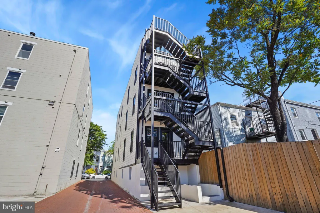 726 11th Street NE, Washington, DC 20002