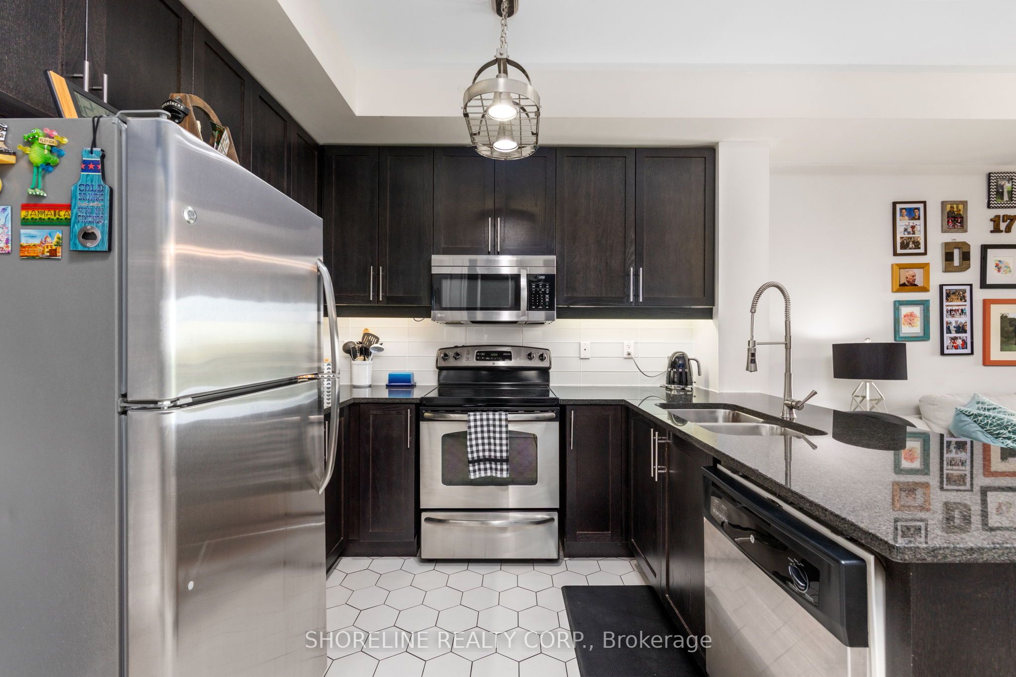 Additional image 4 of 401-570 Lolita Gardens, Mississauga, ON, L5A 0A1