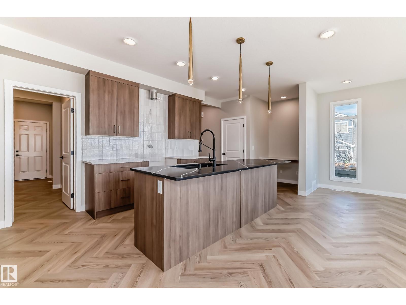Additional image 3 of 20612 43 Avenue NW, Edmonton, AB, T6M3E3