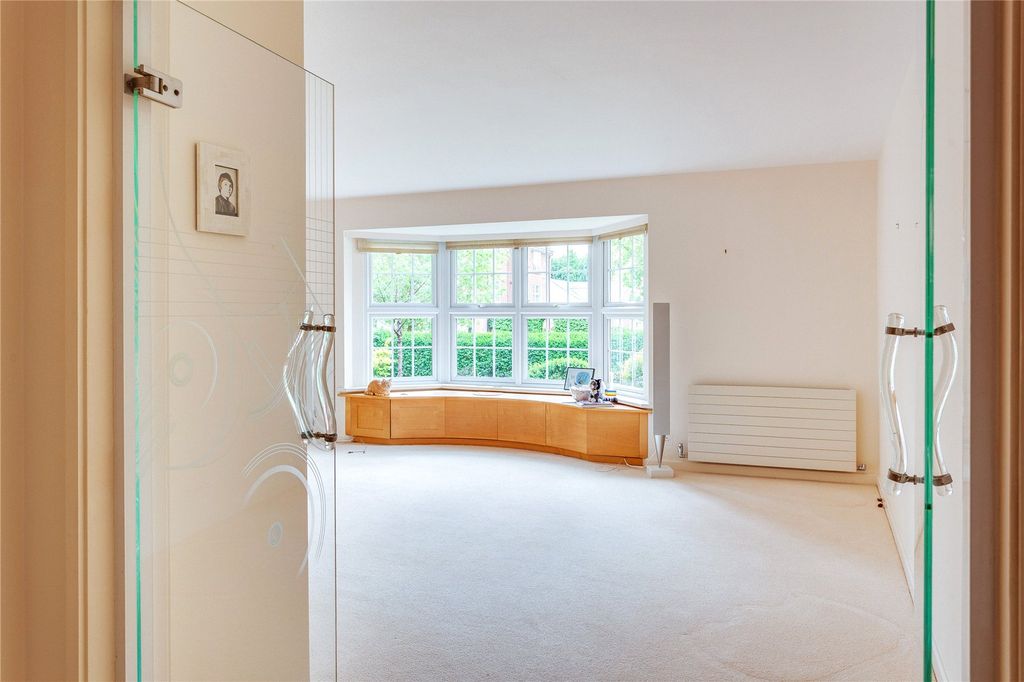 Additional image 4 of 3 bed flat for salePhyllis Court Drive, Henley-On-Thames, Oxfordshire RG9