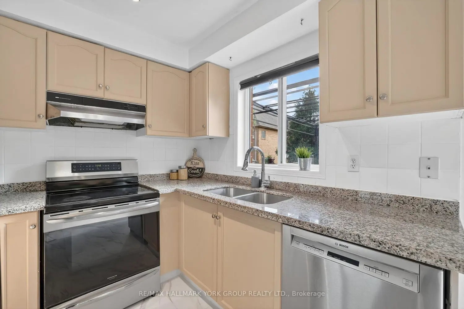 Additional image 8 of 82 Baywell Crescent