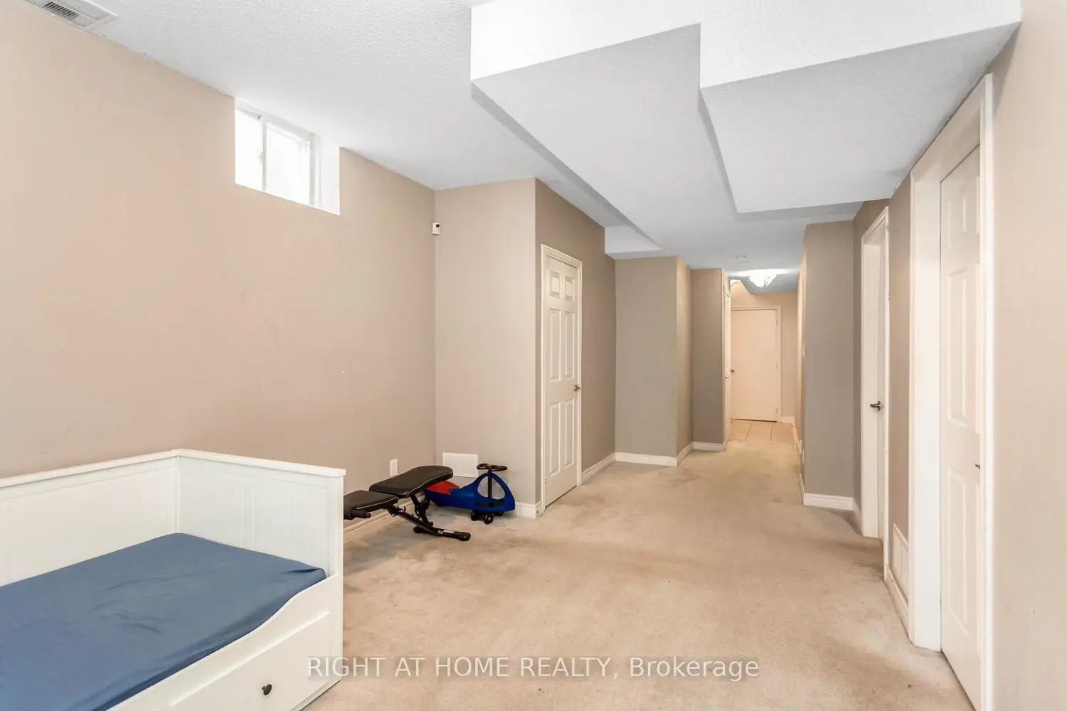 Additional image 18 of 3852 Bloomington Crescent