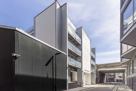 Dereham Place, Shoreditch EC2A