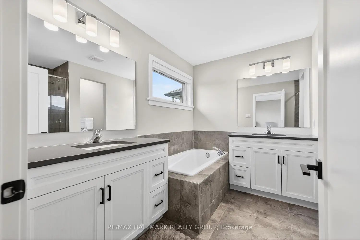 843 Sendero Way photo 5