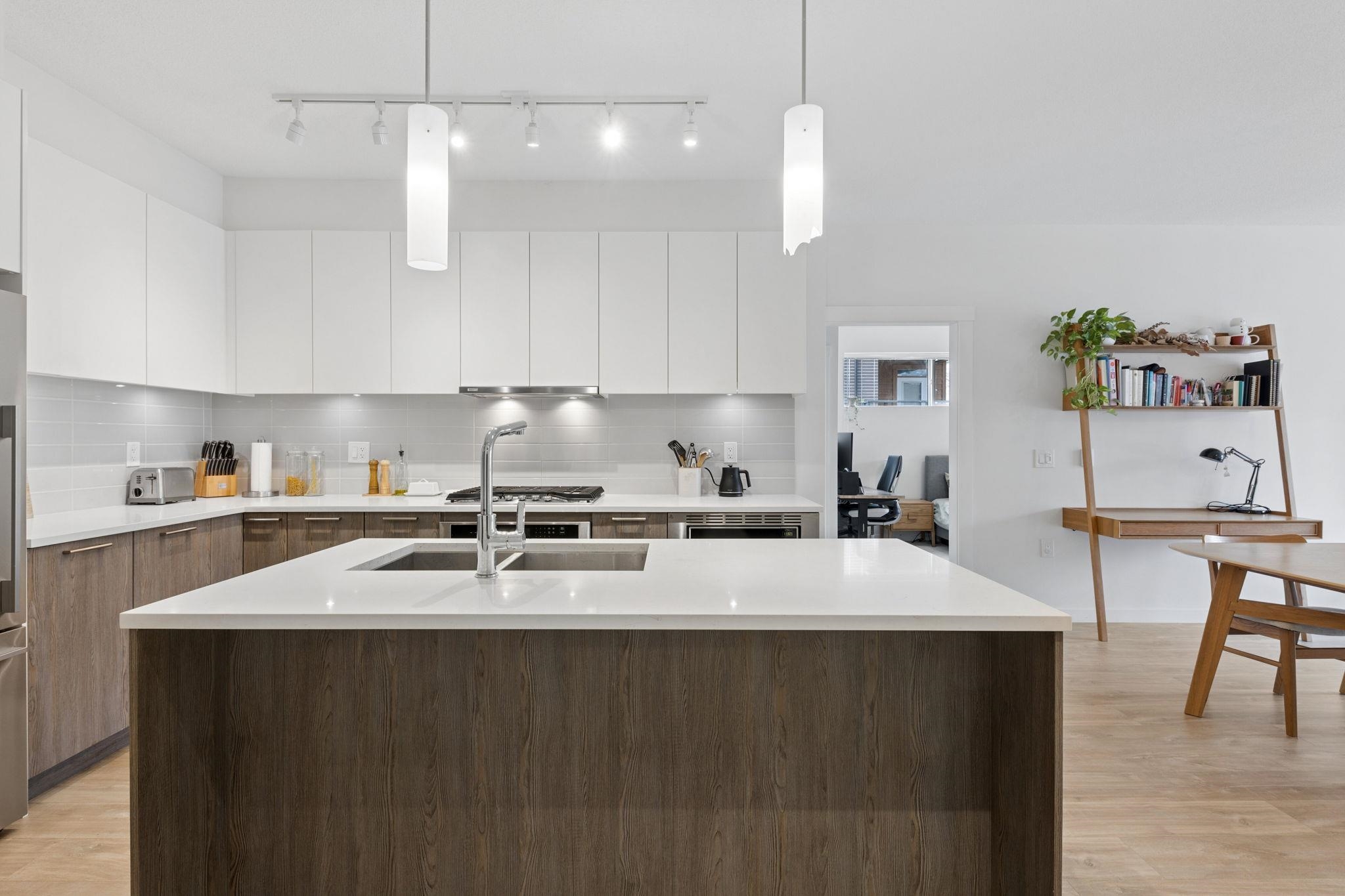 Additional image 3 of 211-625 3rd Street E, North Vancouver, BC, V7L 1G6