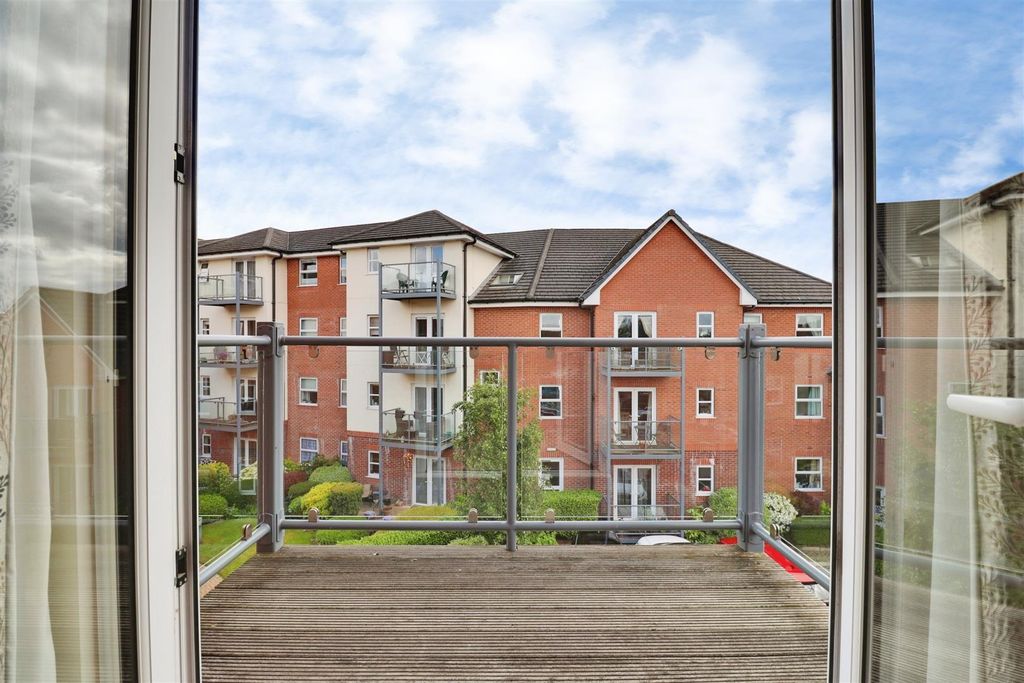 Additional image 3 of 2 bed flat for saleHigh Street, Wolstanton, Newcastle ST5