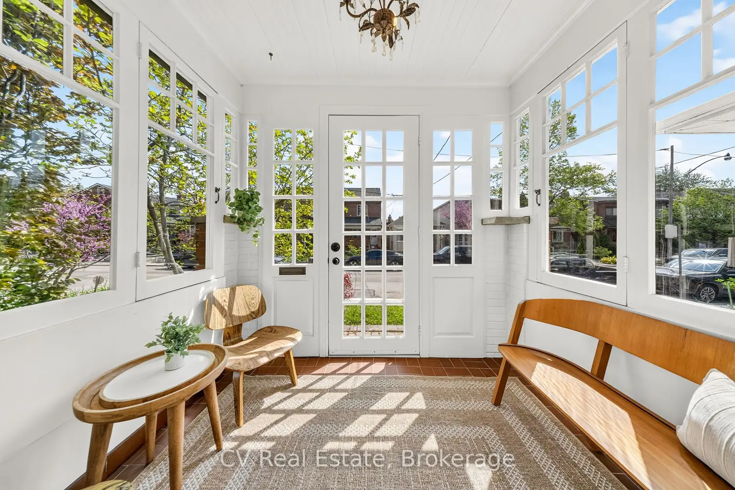 82 Sellers Avenue photo 2