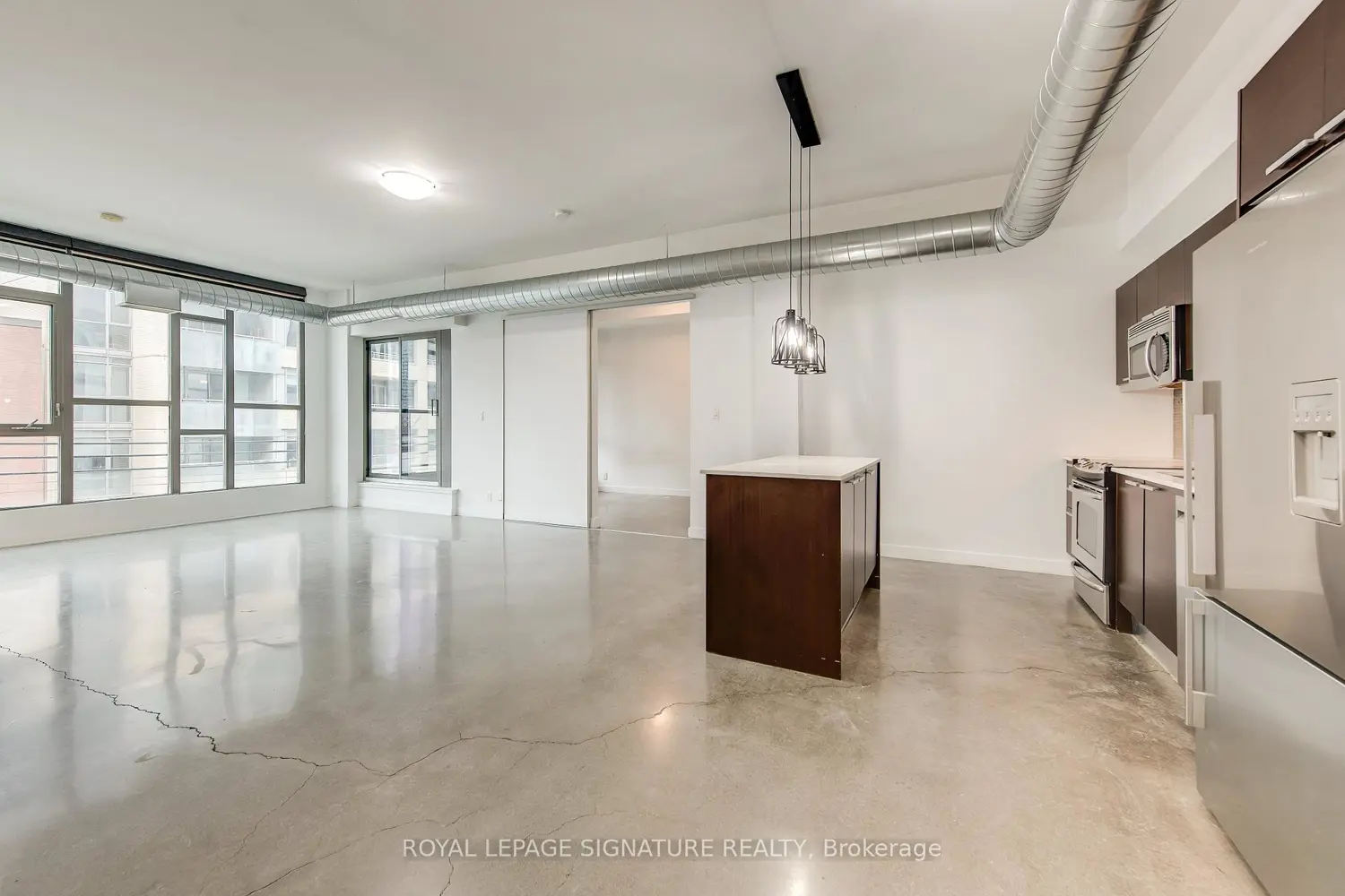 625 Queen Street 211 photo 4