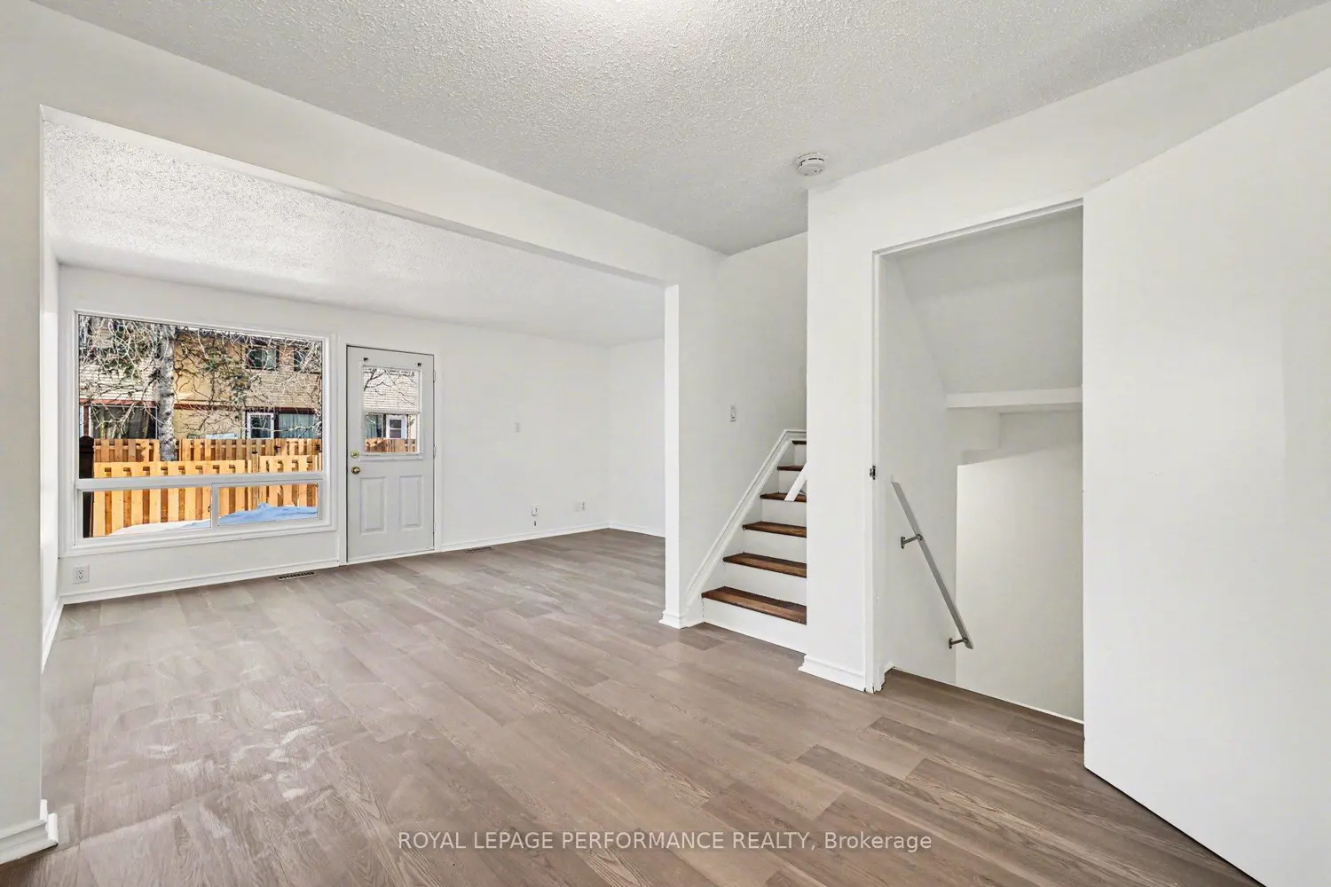 1584 Feather Lane photo 3