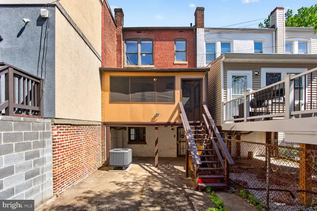 903 K Street NE, Washington, DC 20002