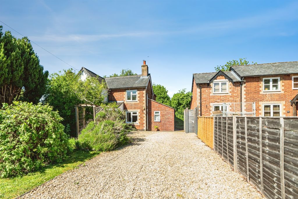 3 bed semi-detached house for saleSt. Nicholas Road, Wallingford OX10