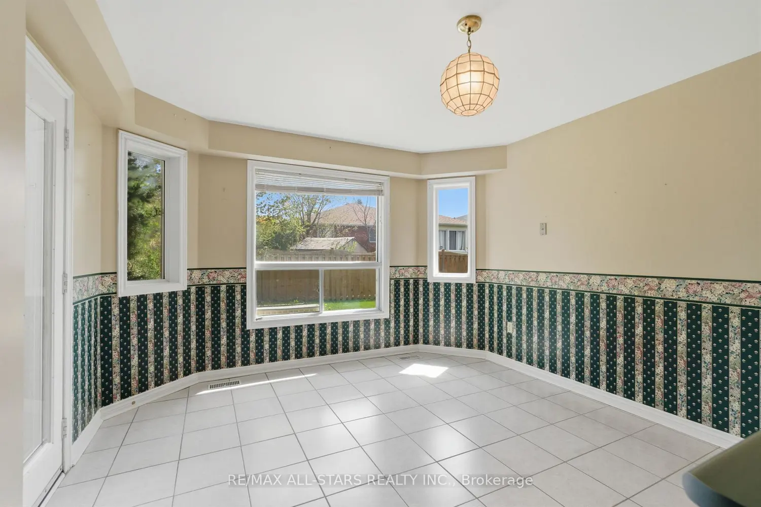 7 Remion Crescent photo 4