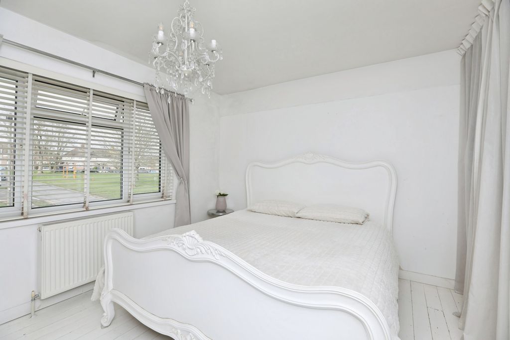 Additional image 6 of 3 bed semi-detached house for saleManor Grove, Sittingbourne, Kent ME10