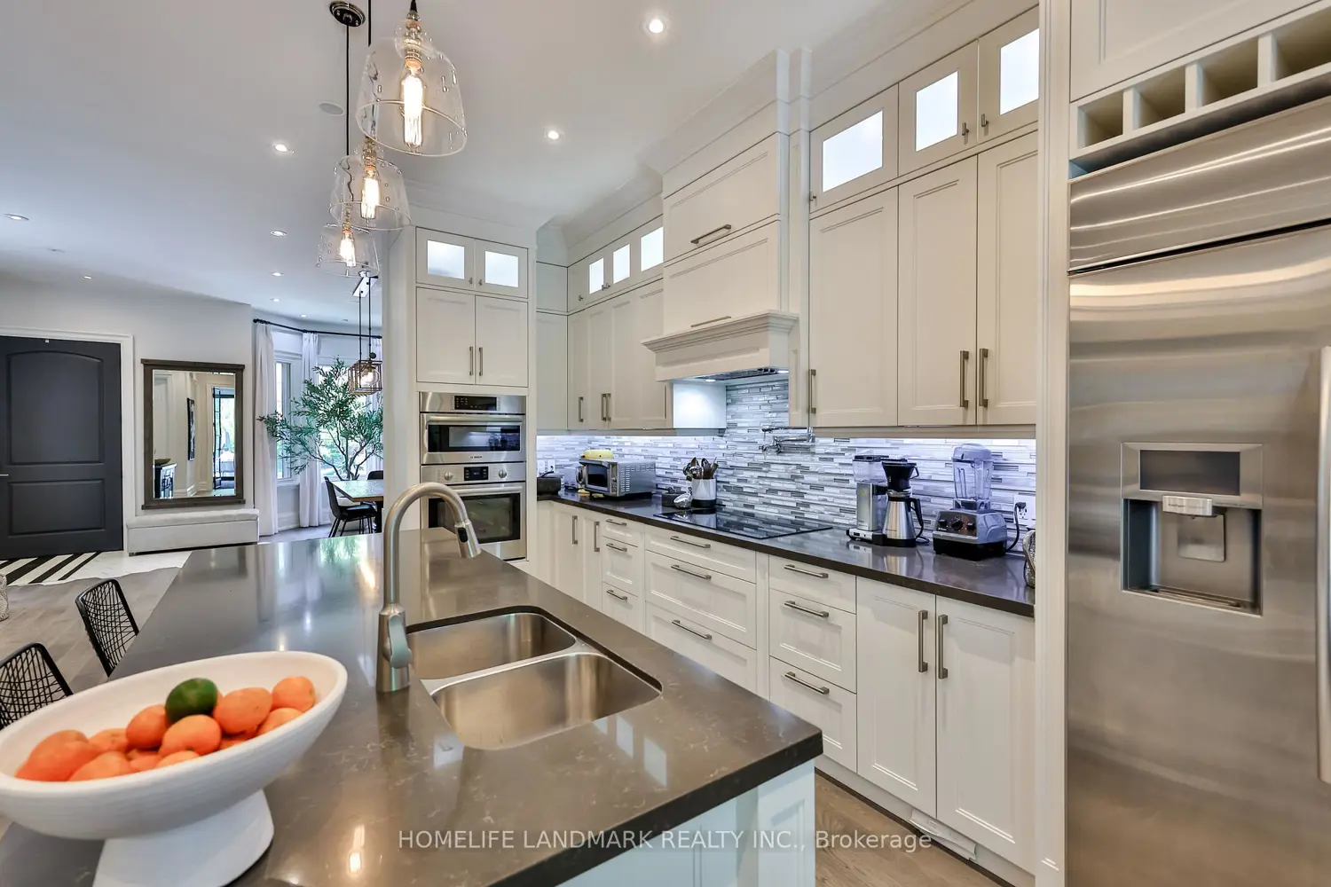 211 South Kingsway Way photo 4