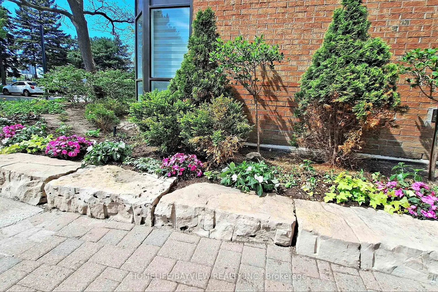 Additional image 3 of 7601 Bathurst Street 902