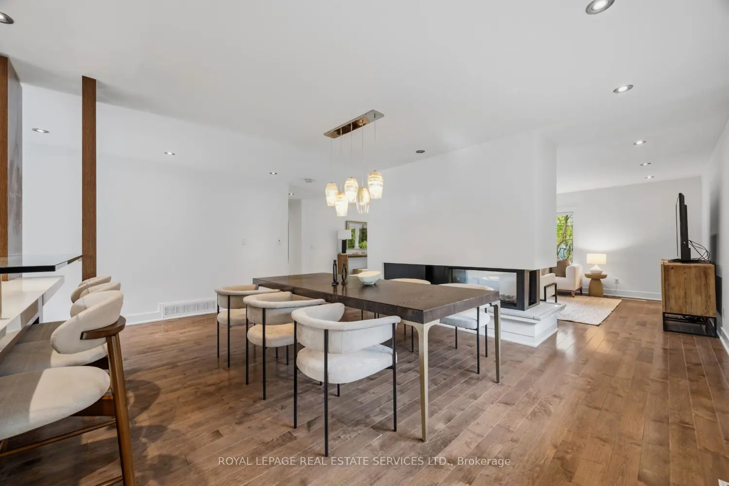 27 Princess Anne Crescent photo 5