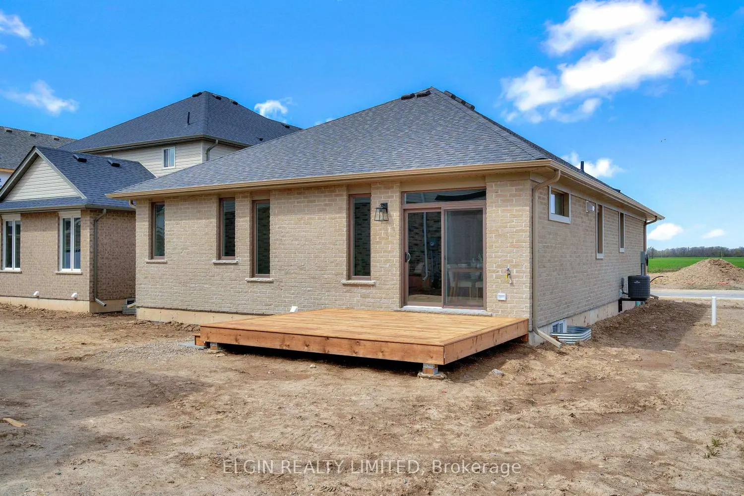 79 Hemlock Crescent photo 2