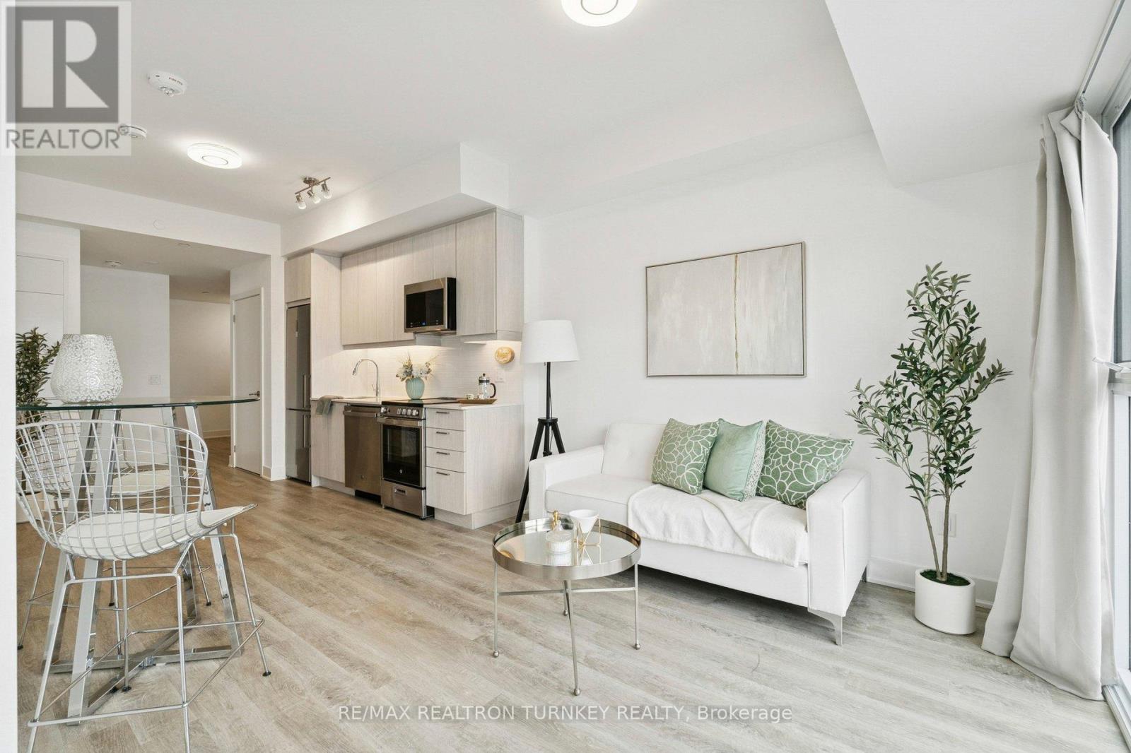 018 - 185 DEERFIELD ROAD