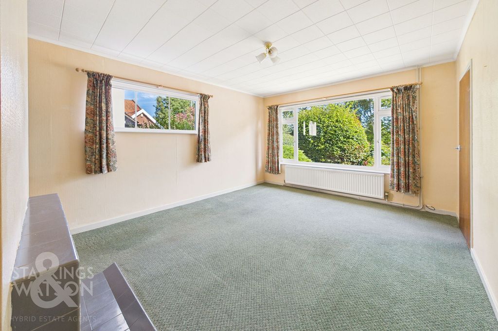 2 bed bungalow for saleStation Road, Ditchingham, Bungay NR35 photo 3