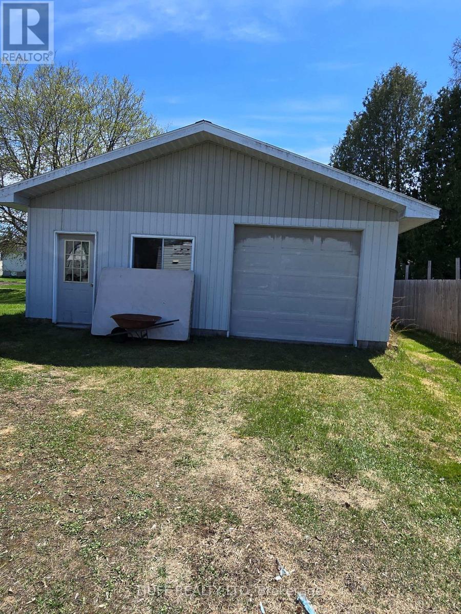 116 4TH AVENUE
