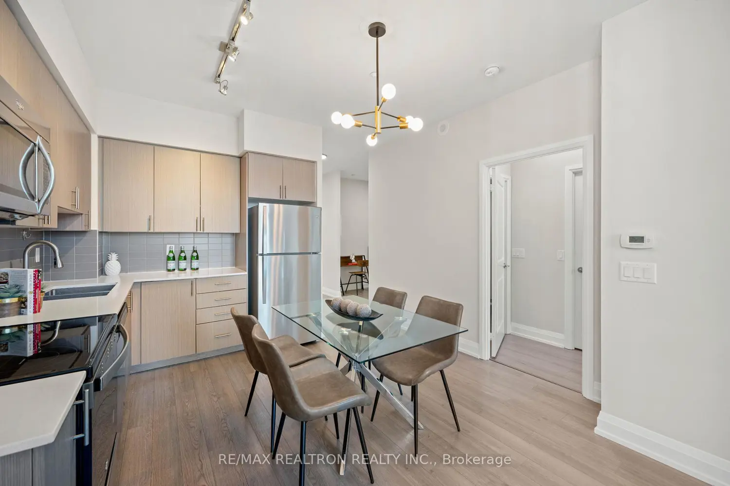 Additional image 7 of 7900 Bathurst Street 1225