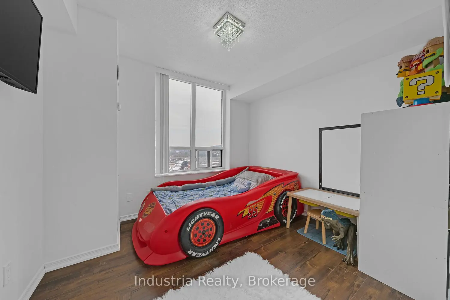 Additional image 7 of 330 Red Maple Road 1204