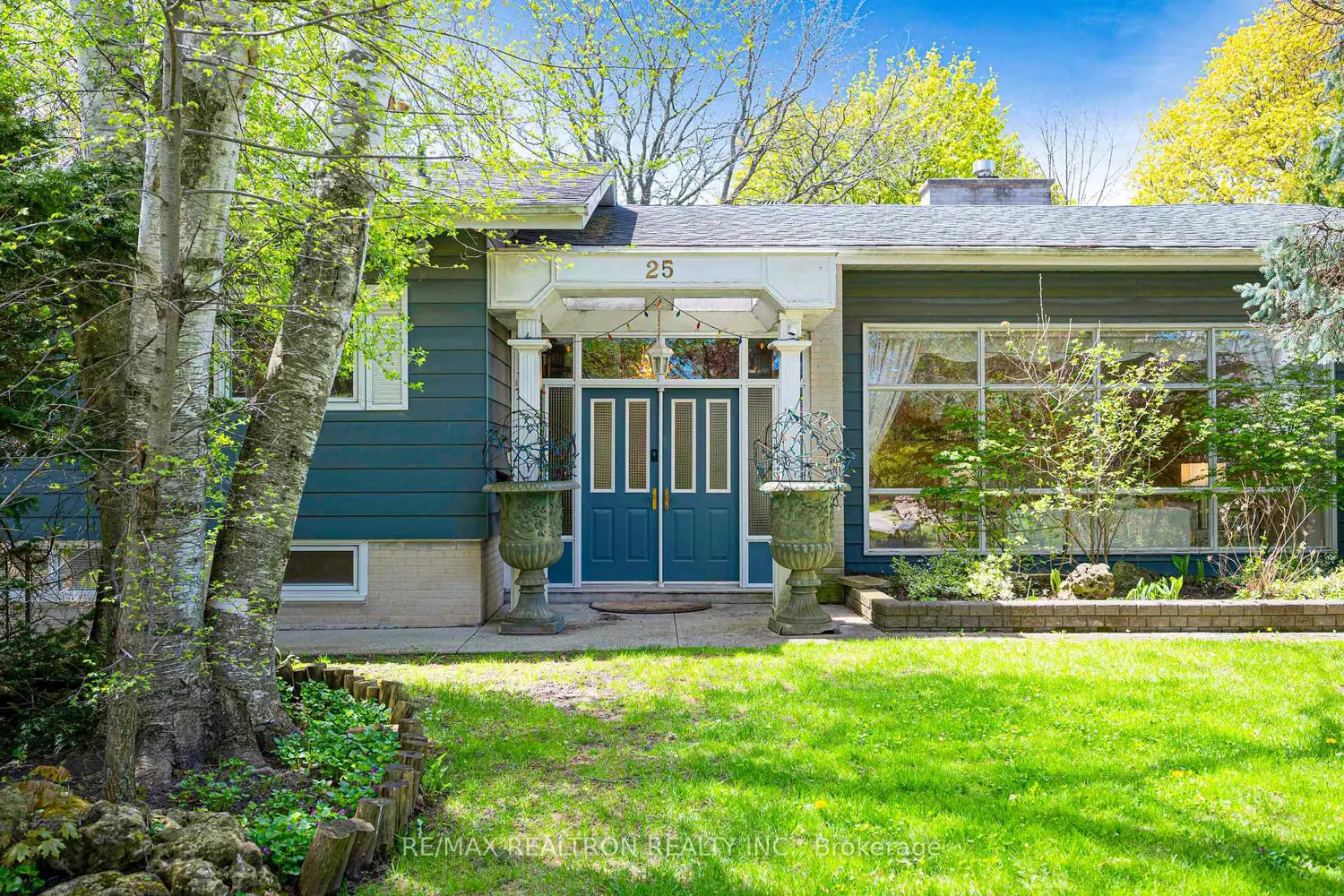 25 Vernham Court photo 2