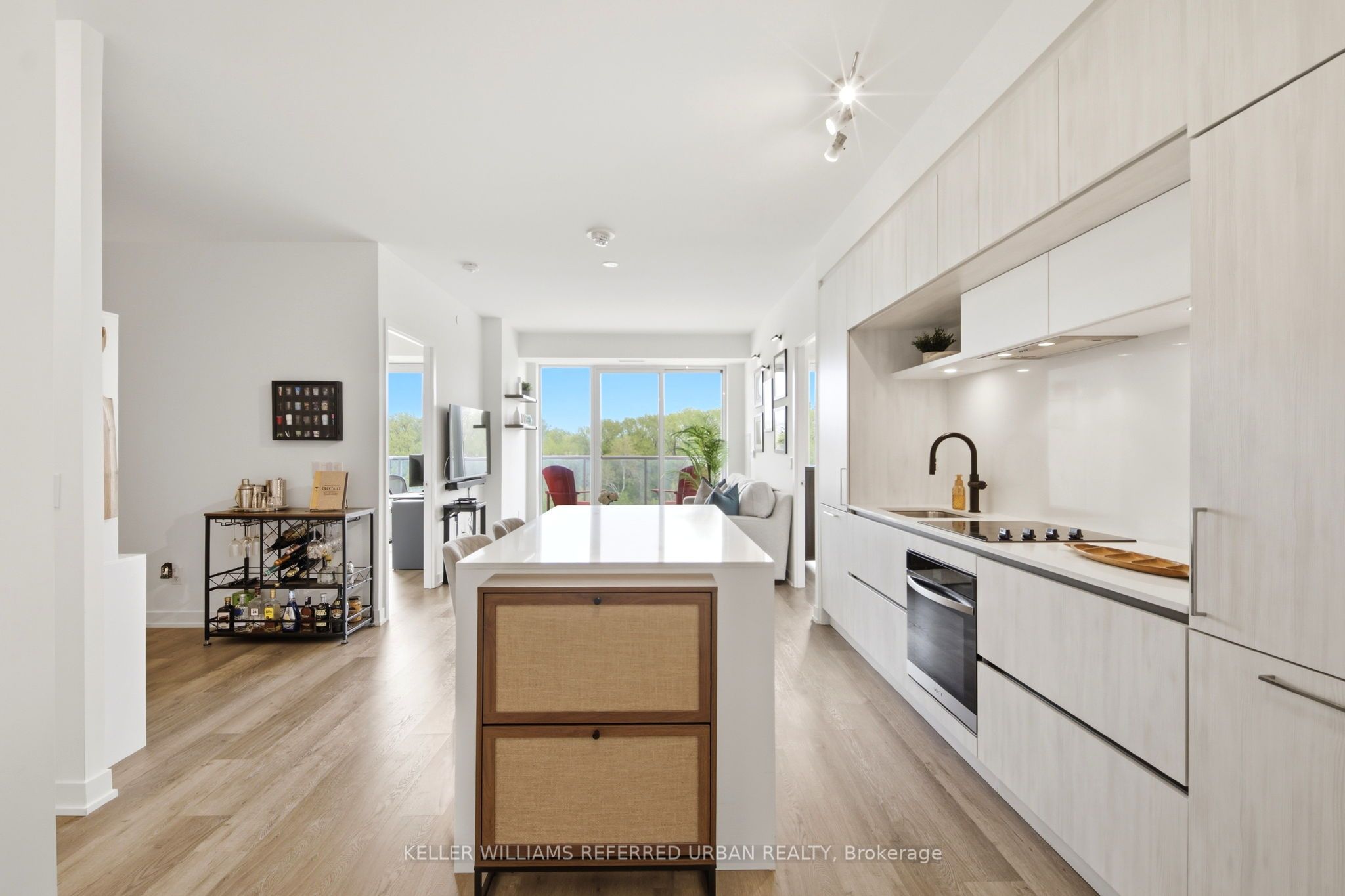 Additional image 4 of #404-6 David Eyer Road, Richmond Hill, ON, L4S 0N5