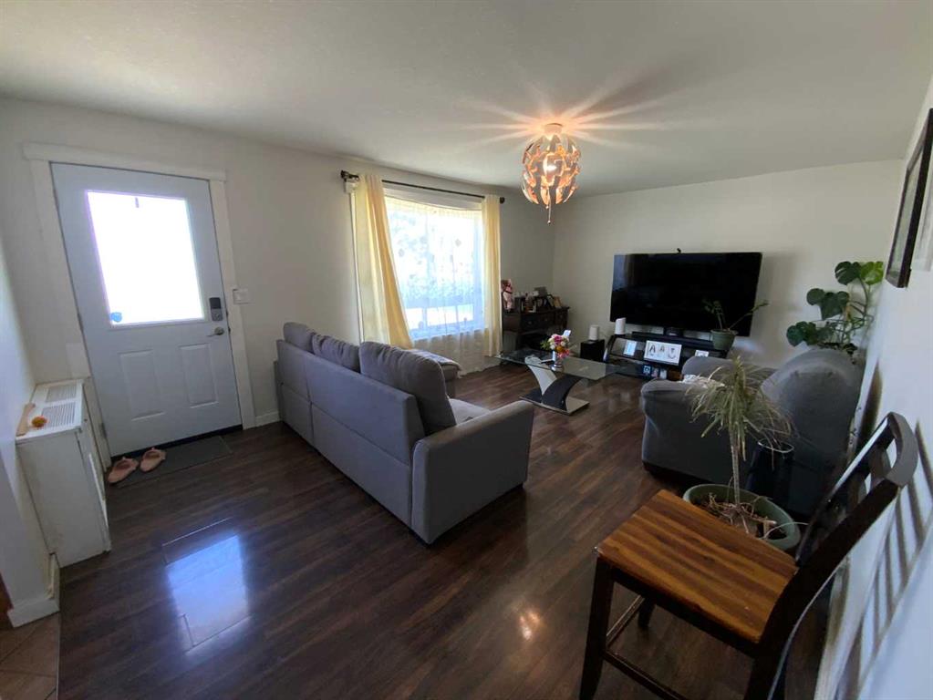 Additional image 5 of 422 Arena Avenue, Trochu, AB, T0M 2C0