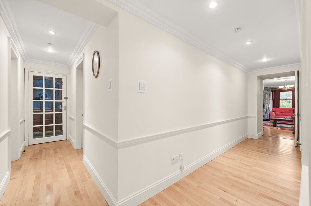 Additional image 6 of 3 bed flat for saleAllan Park, Stirling FK8