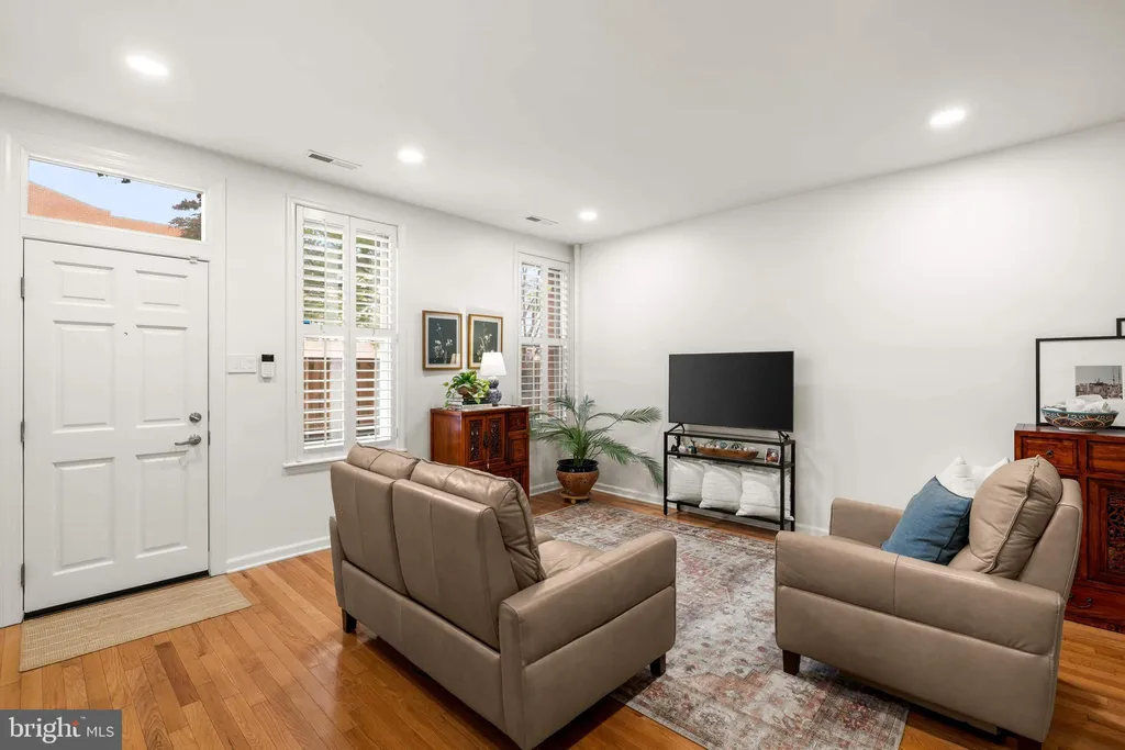 22 15th Street NE Unit 22, Washington, DC 20002 photo 3