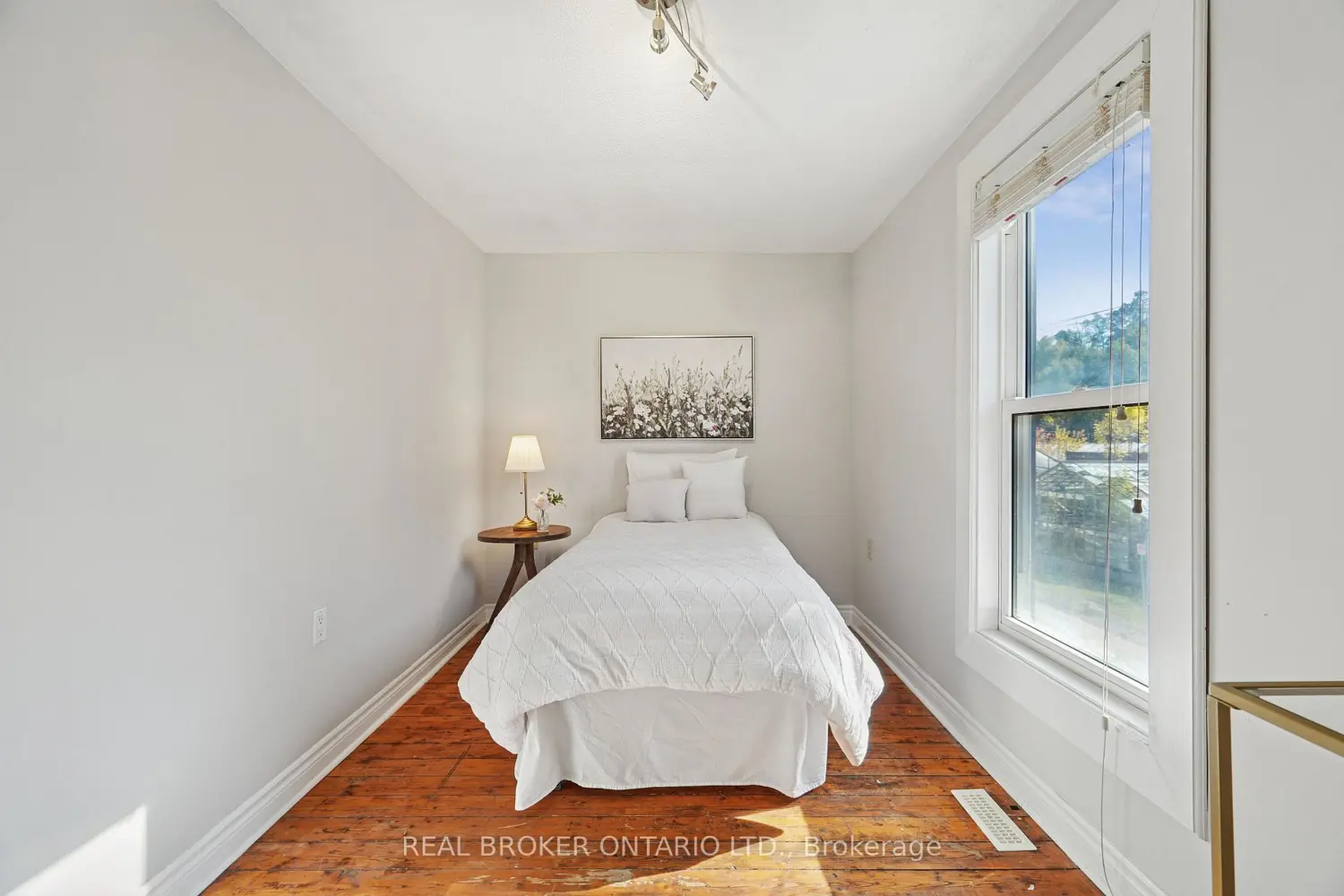 Additional image 11 of 2055 Embleton Road