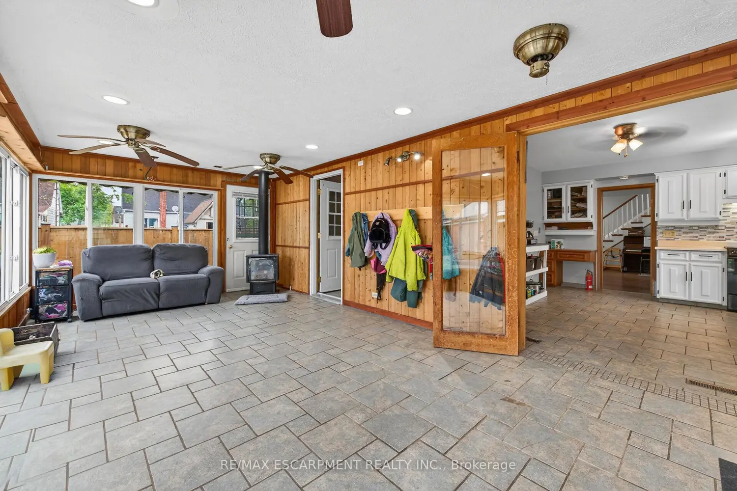 827 Pine Street photo 3