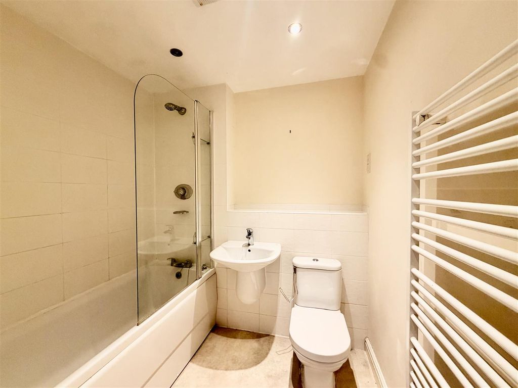Additional image 15 of 2 bed flat for saleHighland Drive, Loughborough LE11