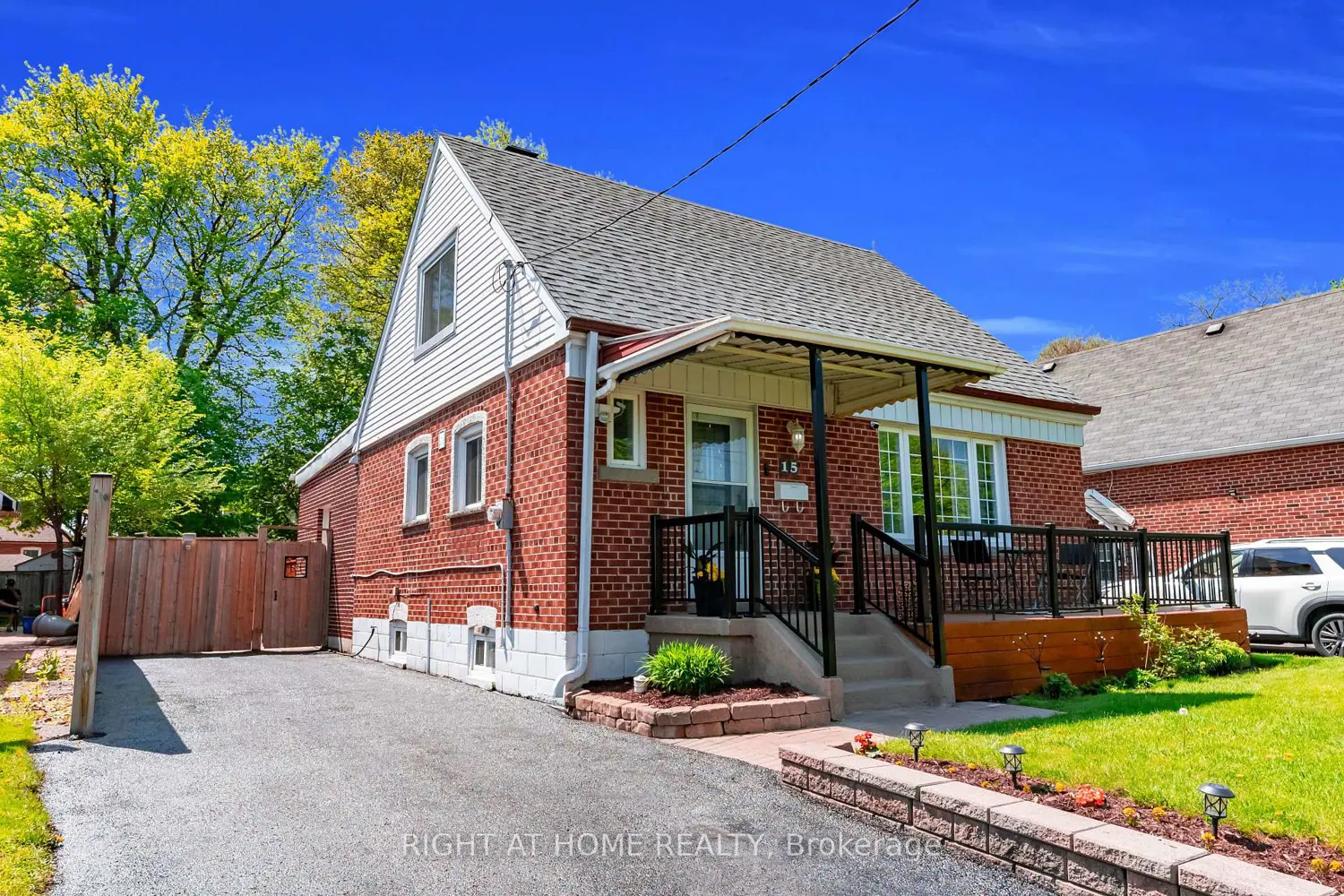 15 Alvinston Road photo 3