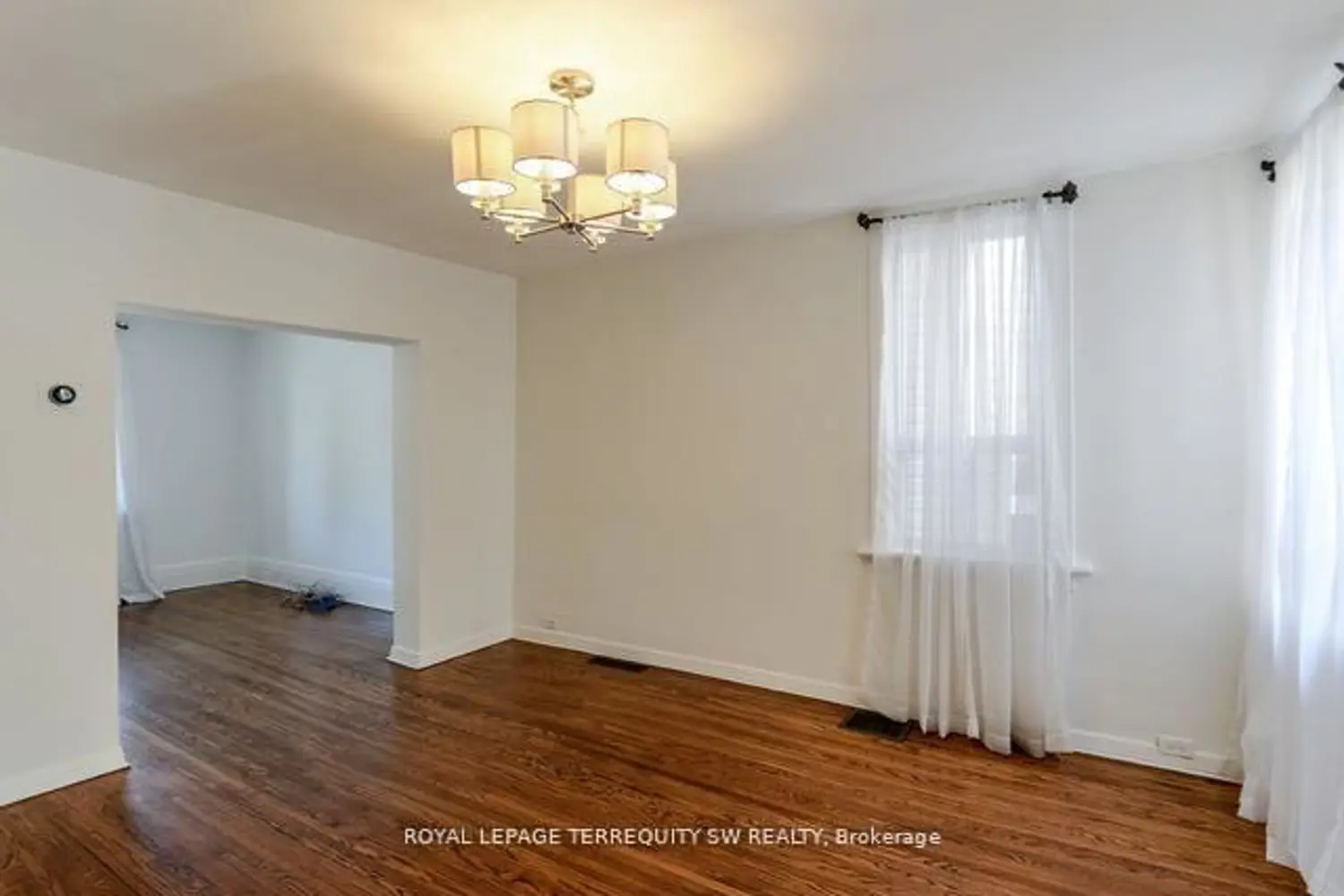 105 Barker Avenue photo 3