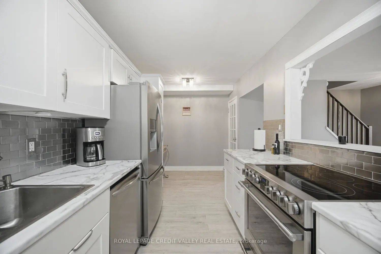 Additional image 5 of 2 Parkview Drive 4