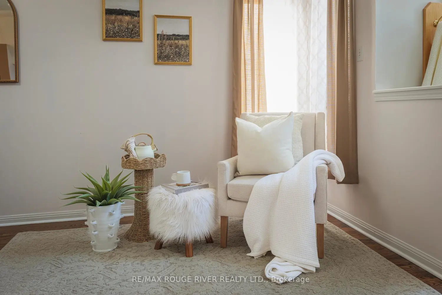 Additional image 4 of 463 Summerpark Crescent